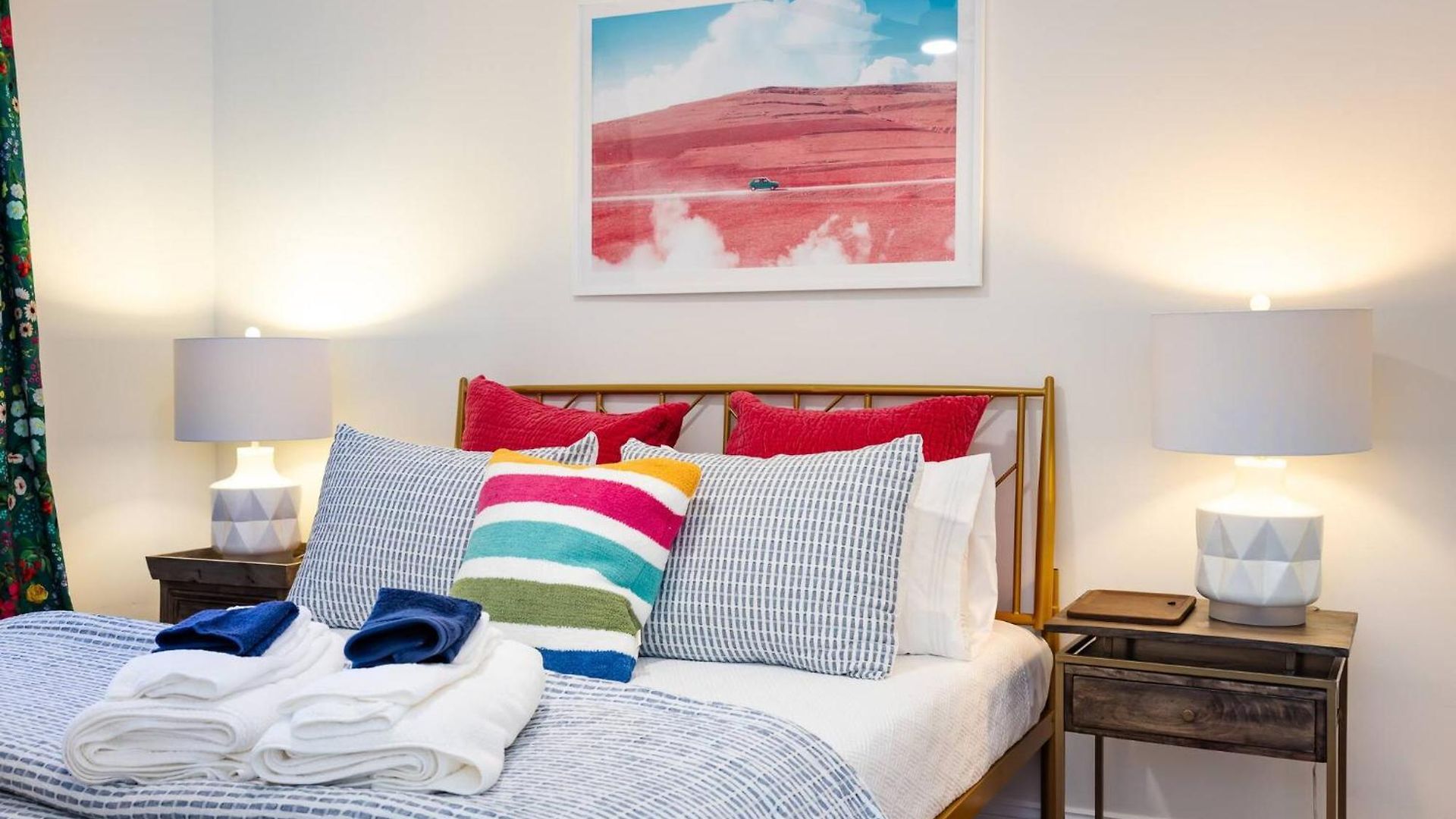 New Shamrock Stunner | King Bed, Pet Friendly Charlotte