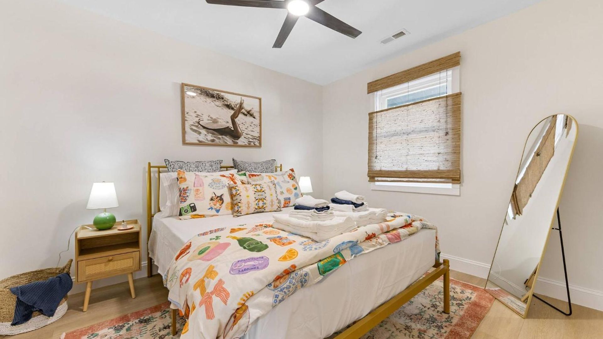Plaza Shamrock *pied-a-terre* Newly Renovated! Holiday home Charlotte