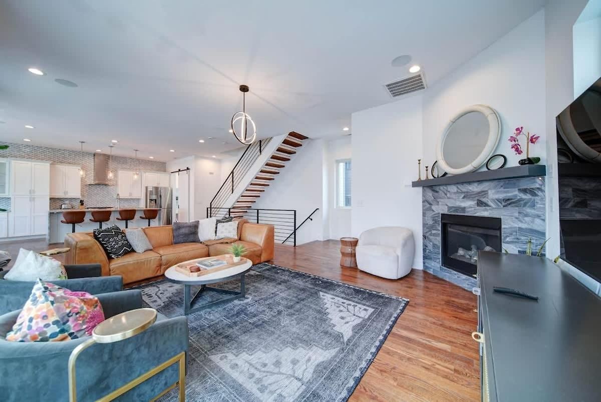 Modern Rooftop Townhome W Hot Tub & Skyline Views * Charlotte