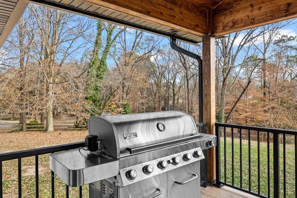 4 Kings-1 Queen-gameroom-lounge-luxury Home-4k1q2t * Charlotte