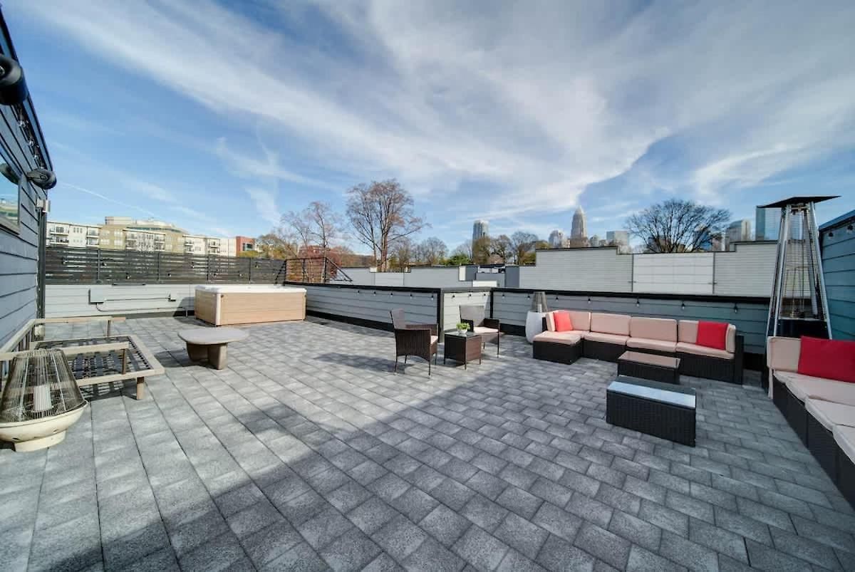 Modern Rooftop Townhome W Hot Tub & Skyline Views Holiday home *