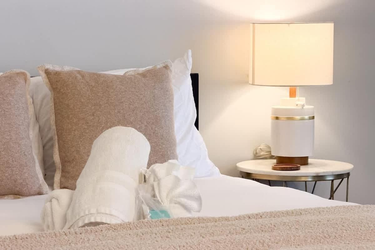 Stylish 4br - Modern & Bright Interior Holiday home