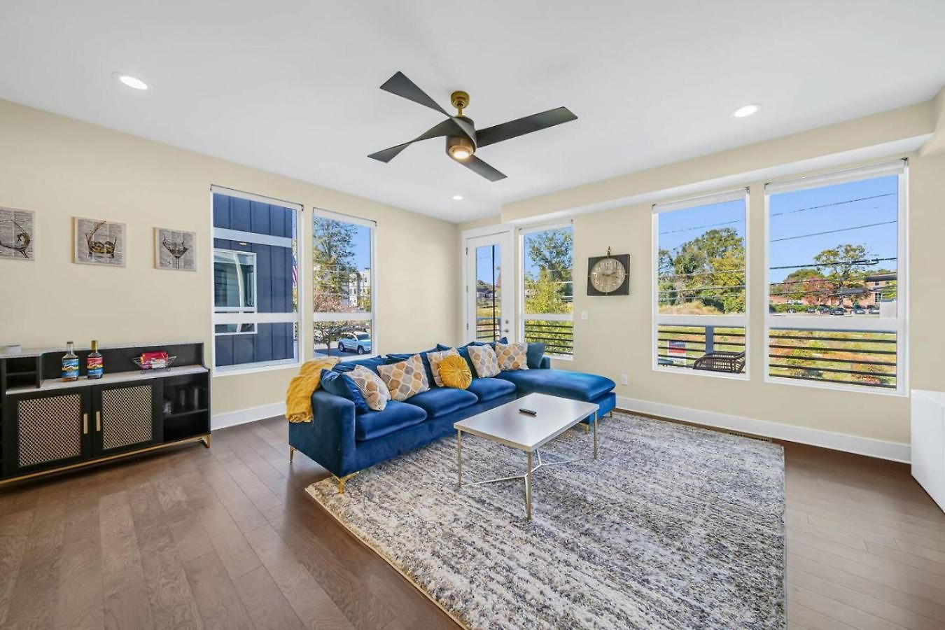 Modern 4-story 3-br Townhome With Rooftop Lounge * Charlotte