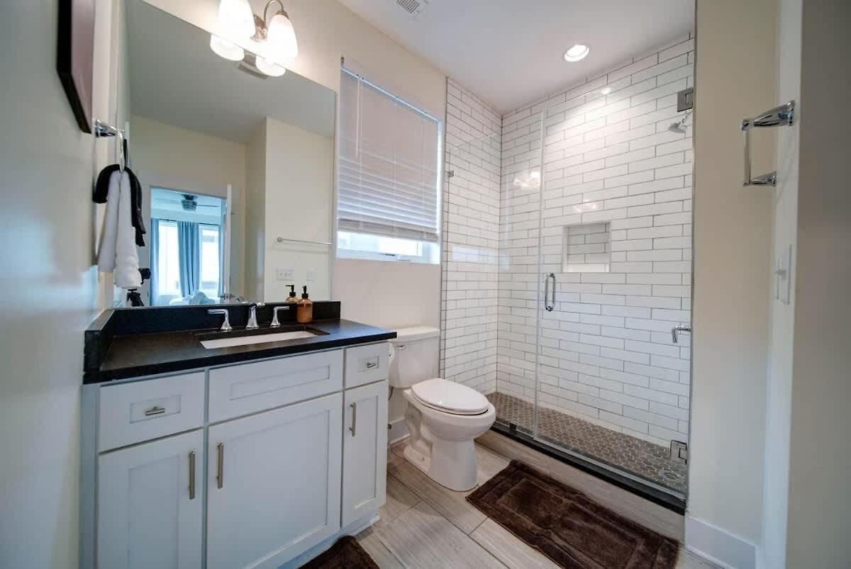 Luxe Townhome Rooftop Hot Tub Parking Holiday home Charlotte