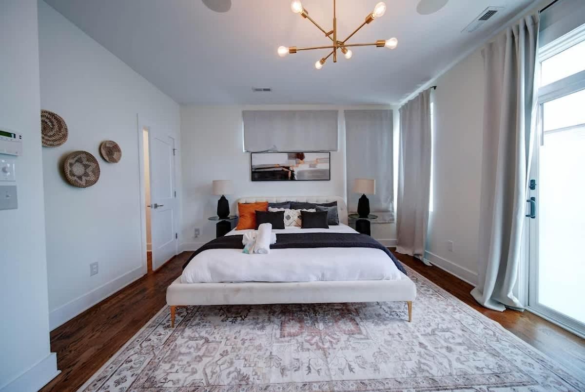 Modern Rooftop Townhome W Hot Tub & Skyline Views Holiday home
