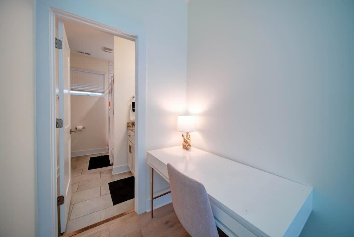 Holiday home Luxe Townhome Rooftop Hot Tub Parking Charlotte