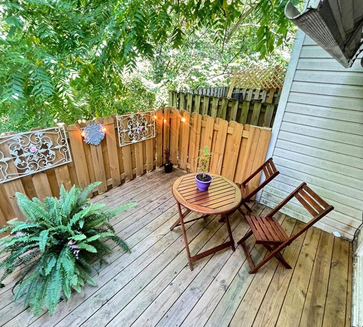 Cozy Retreat With Led And Balcony Charlotte