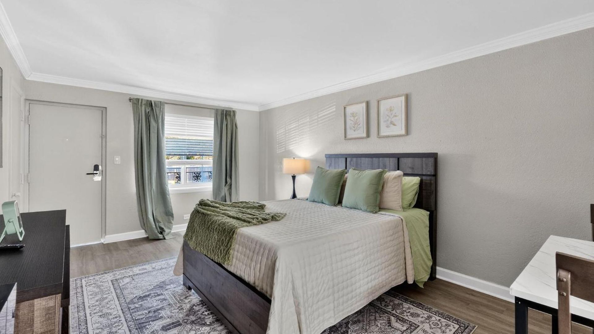 Apartment Lux Mins To Atrium Health & Airport *