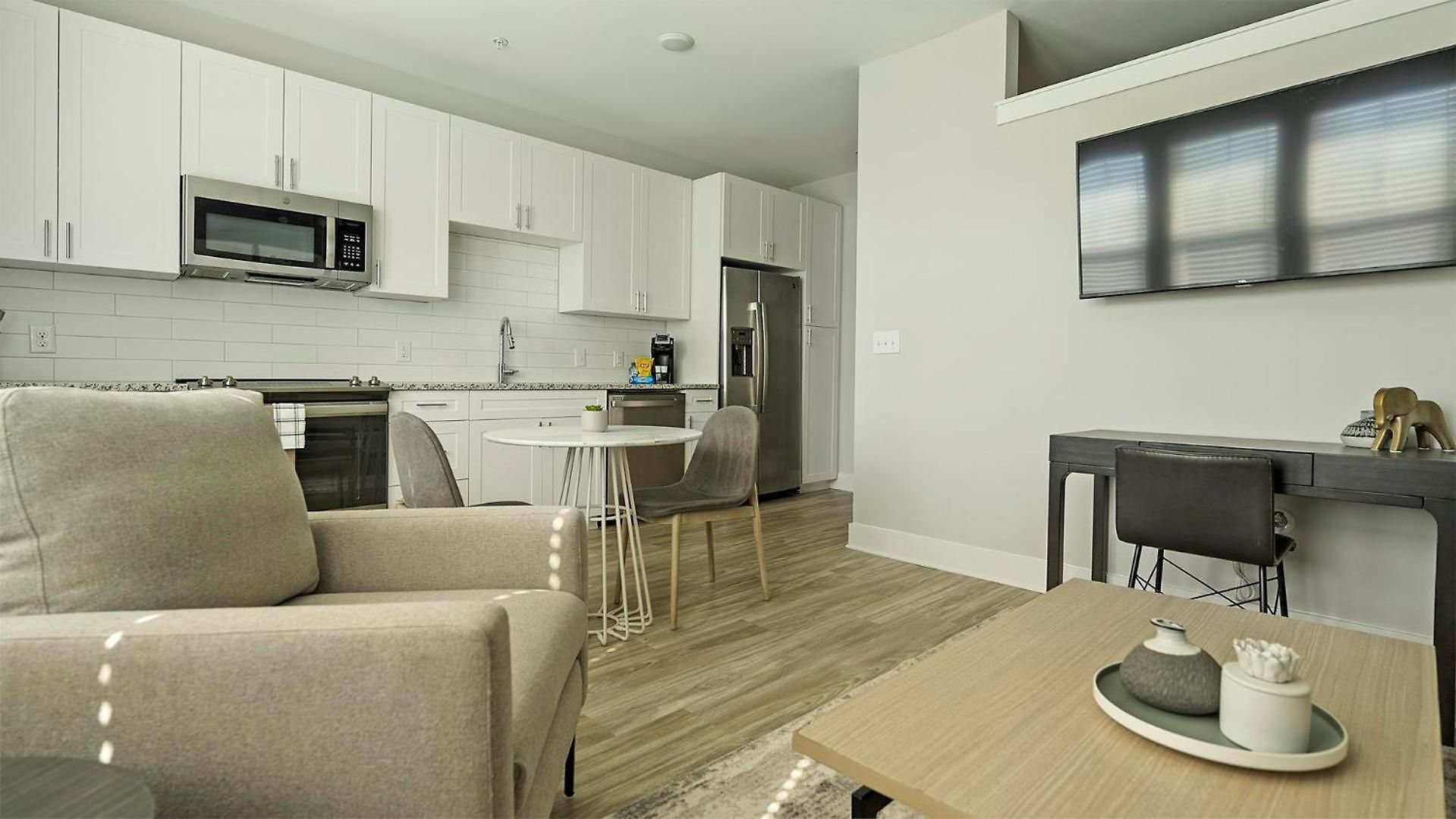 Landing - Chestnut Farm Apartment *