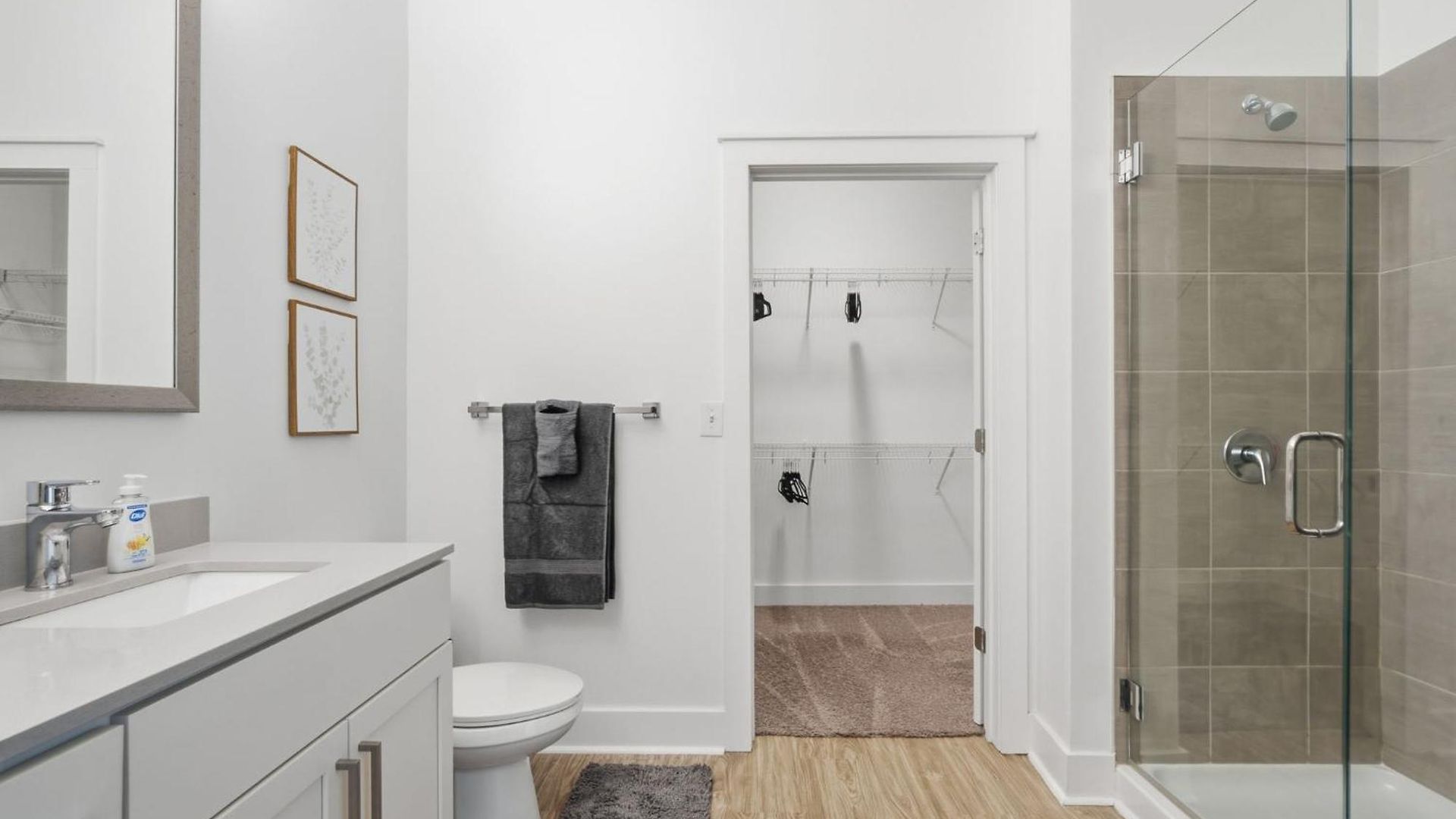 Urban Escape | Free Parking, Pool, Gym Charlotte