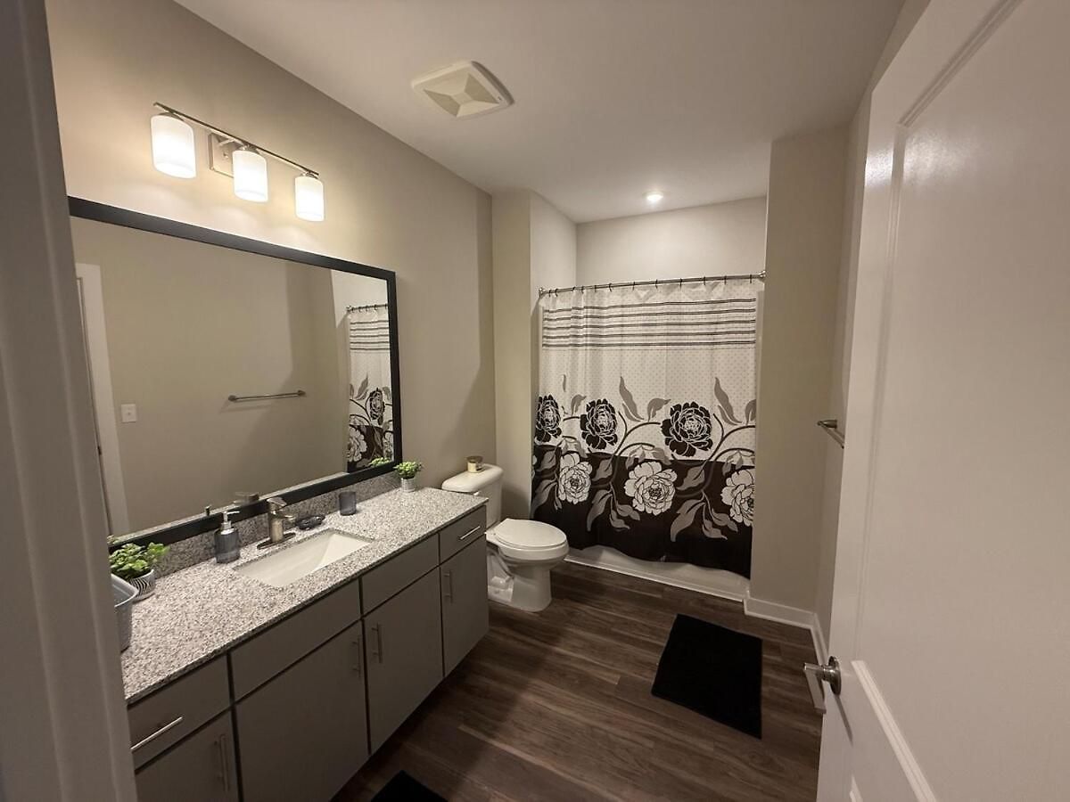 The Retreat In Uptown *