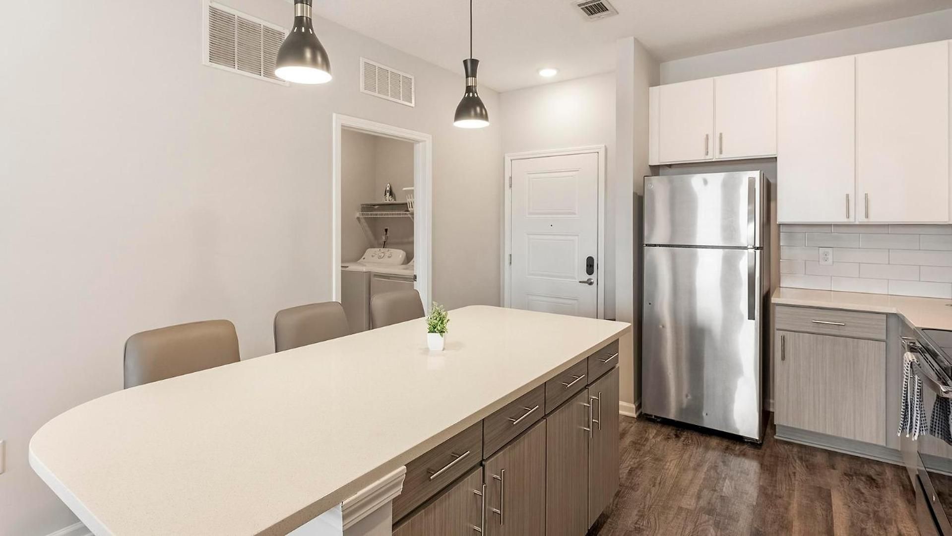 Landing Stunning 1bd Gym Pool Charlotte