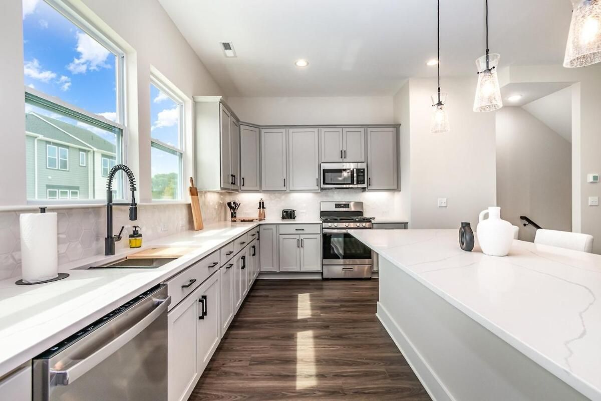 Apartment Spacious 4br Near Unc & Major Venues
