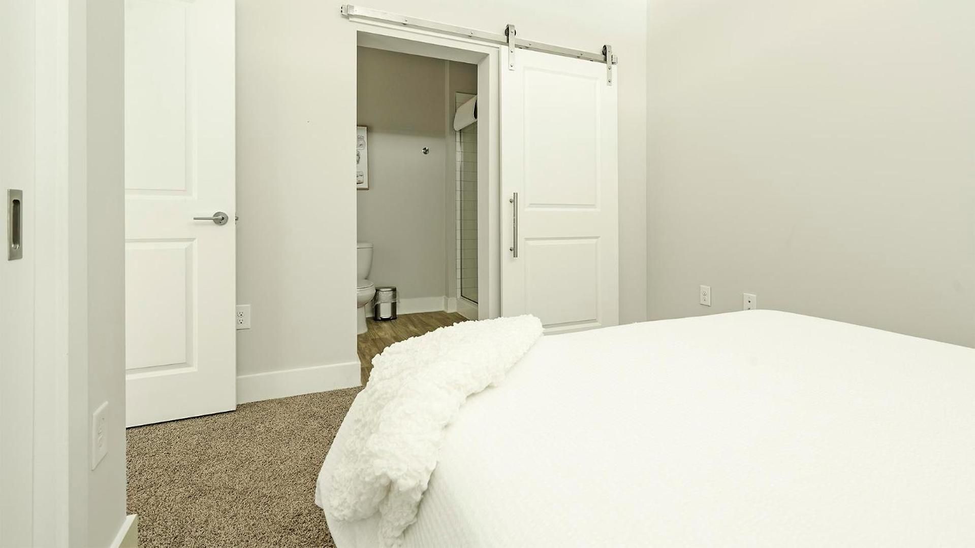 Apartment Landing - Chestnut Farm Charlotte
