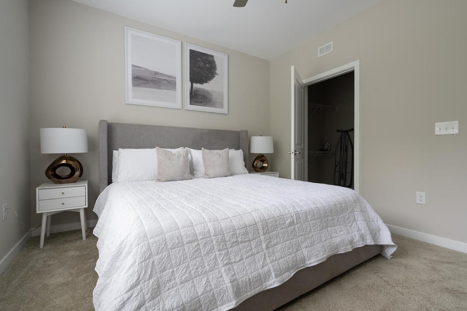 Landing Stunning 1bd Pool Yoga * Charlotte