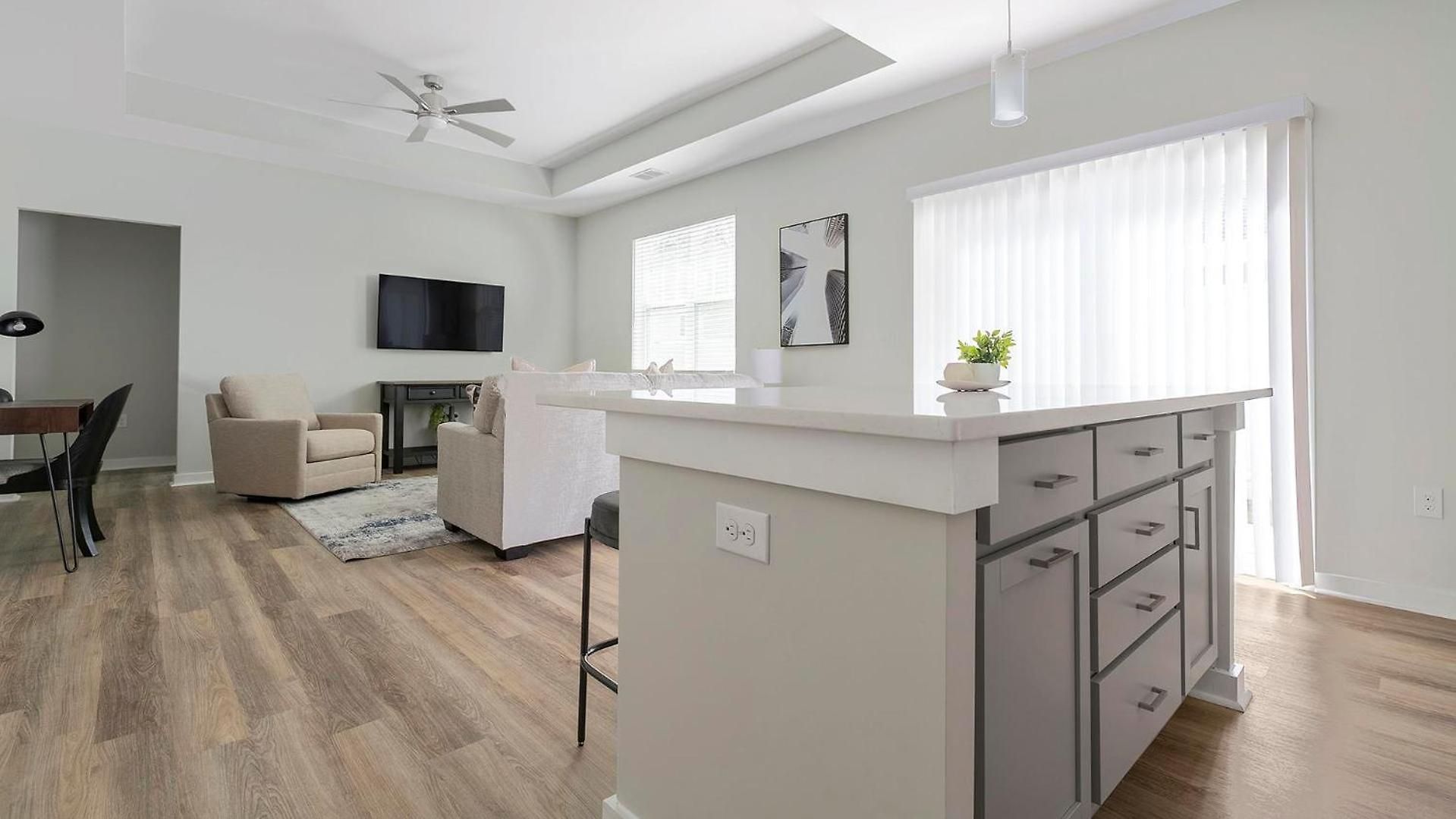 Landing - Zora Apartment Charlotte