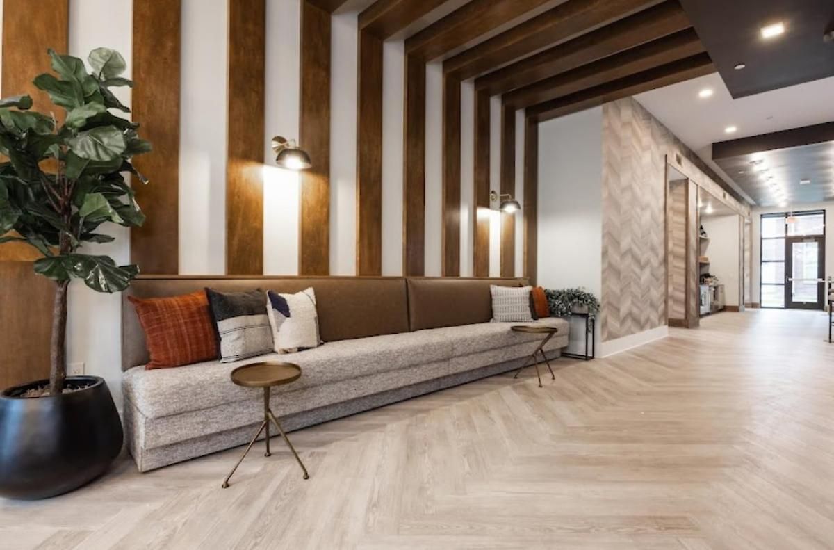 The Retreat In Uptown Apartment