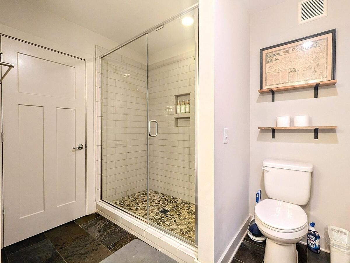 Walk To Uptown, Bofa Stadium, Beautiful Neighborhood Apartment *