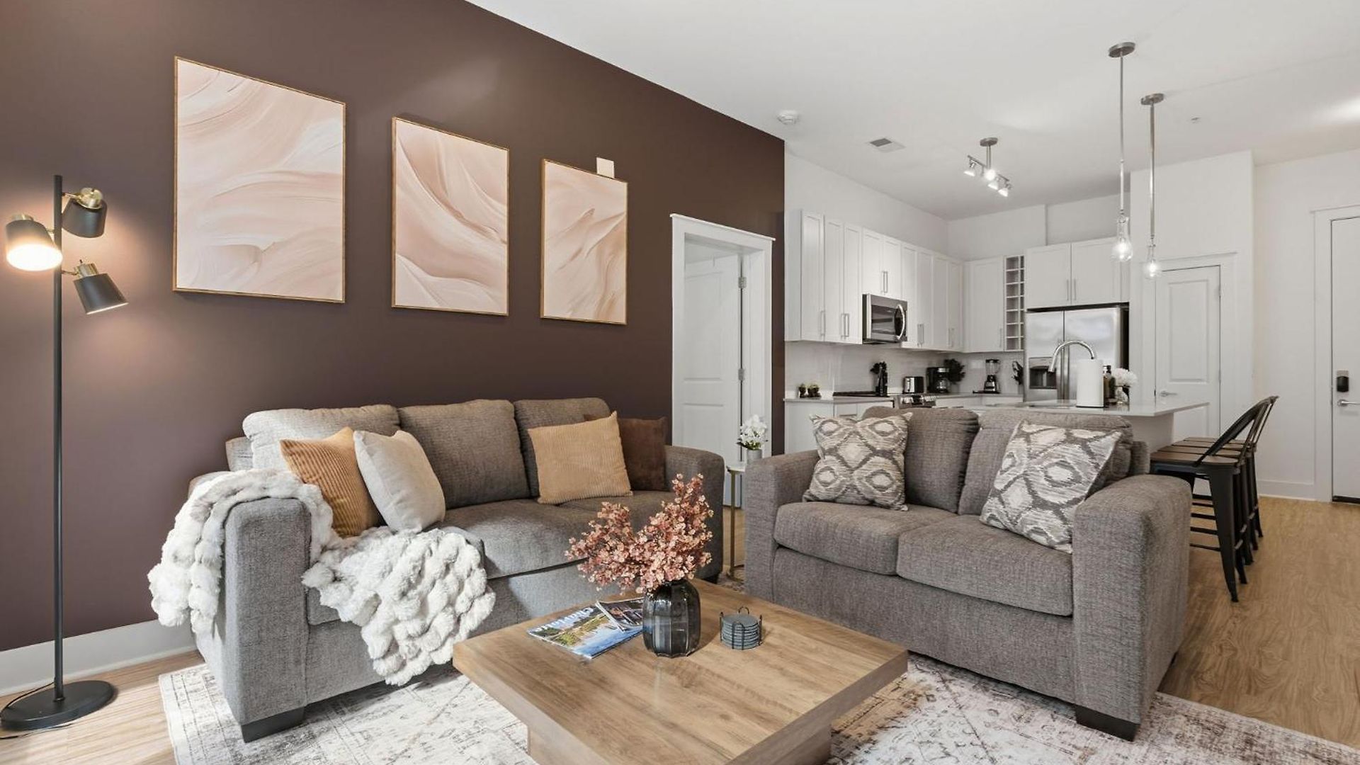 Urban Escape | Free Parking, Pool, Gym Charlotte