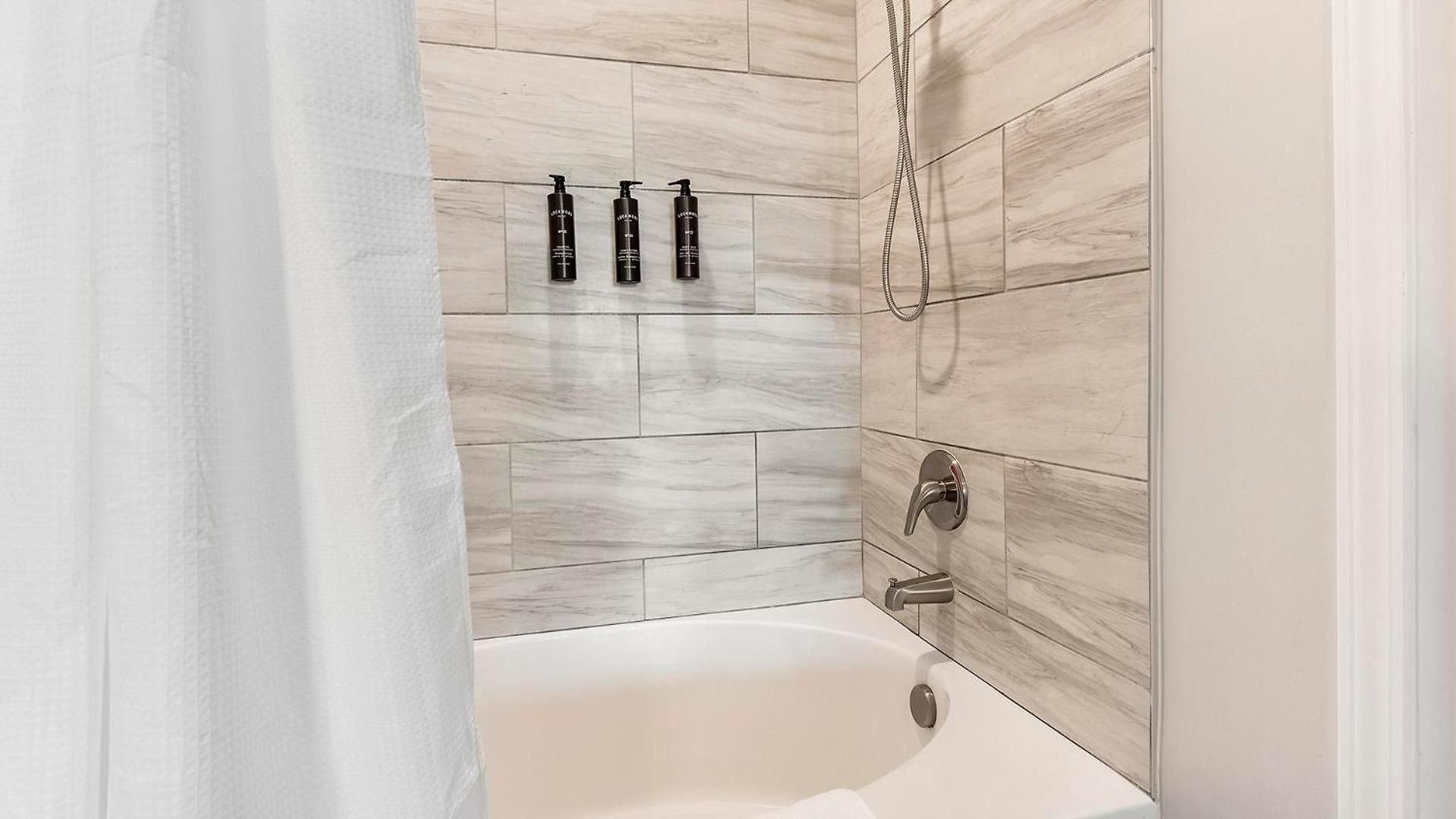 Apartment Landing Stunning 1bd Gym Pool Charlotte