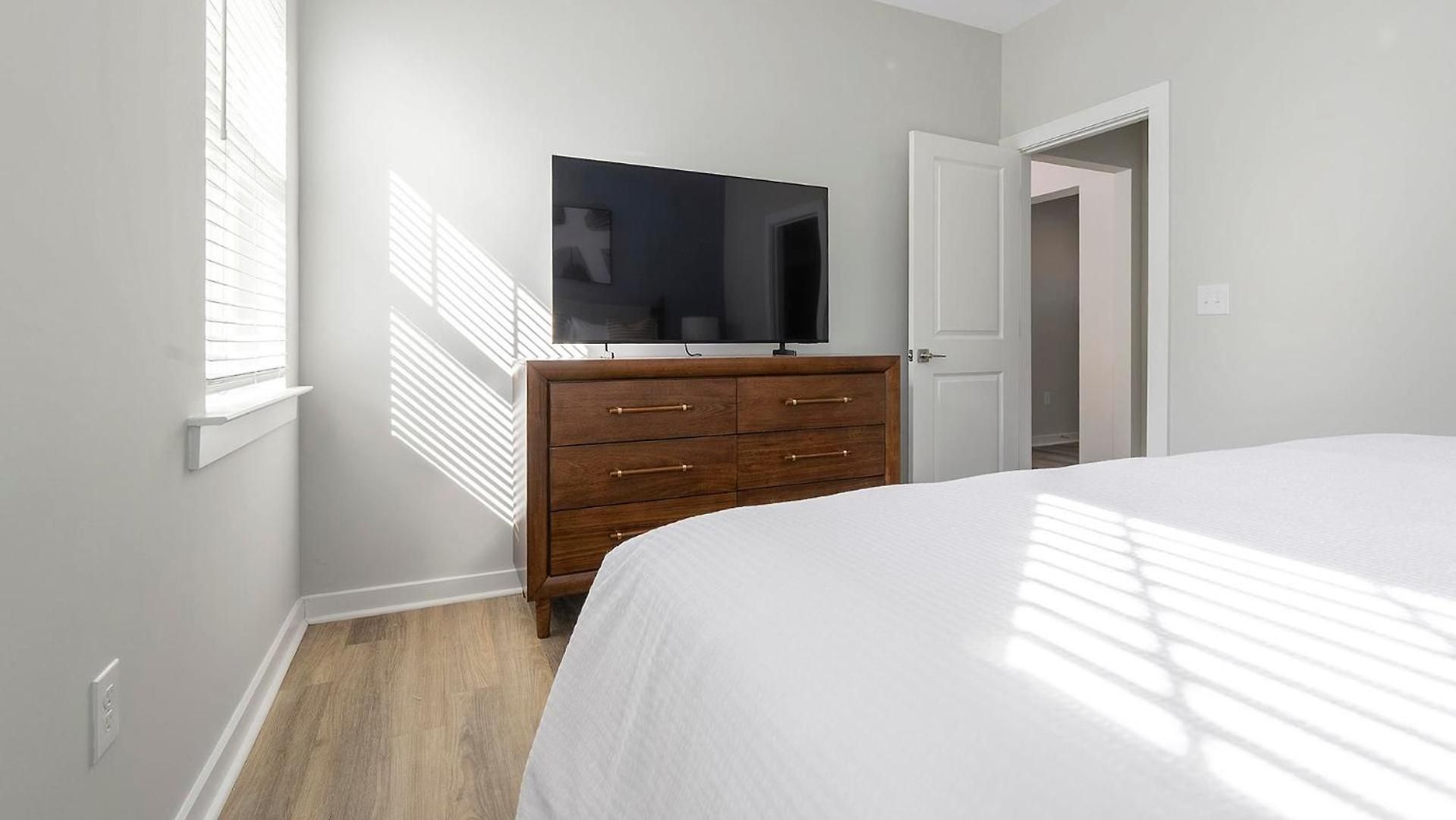 Apartment Landing - Zora Charlotte