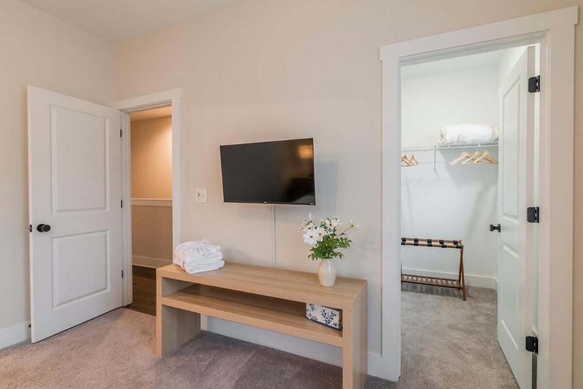 Spacious 4br Near Unc & Major Venues Charlotte