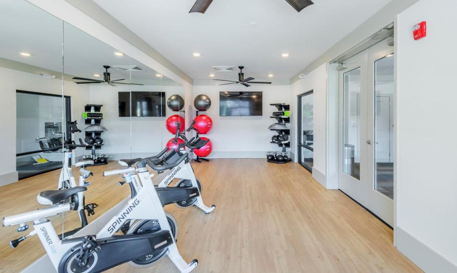 Apartment Landing Stunning 1Bd Pool Gym *