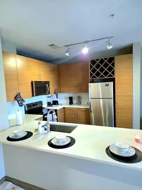 Skyline Serenity- Gym, Walk To Bars And Restaurants Apartment Charlotte
