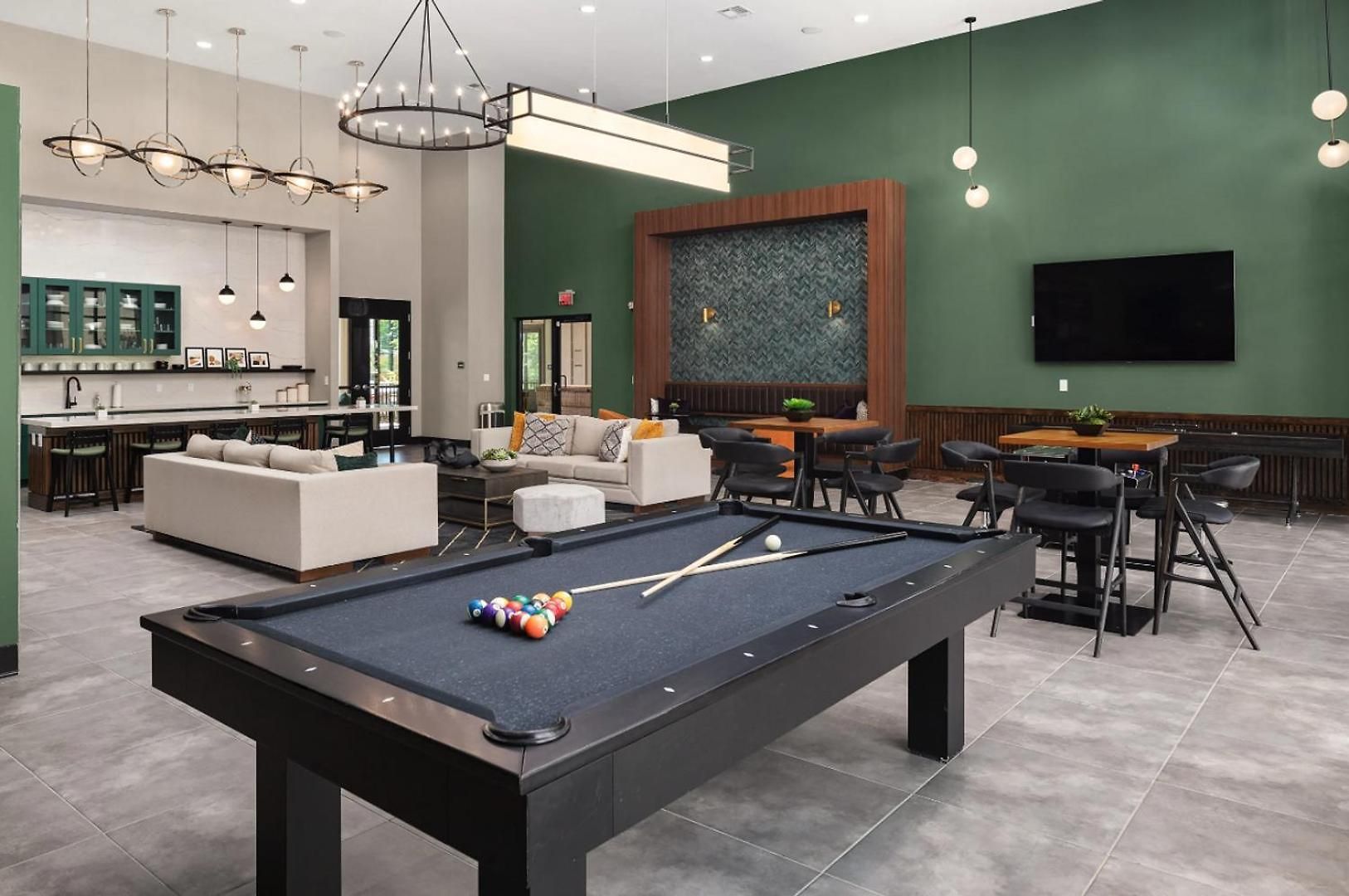 Landing Stunning 1bd Pool Yoga