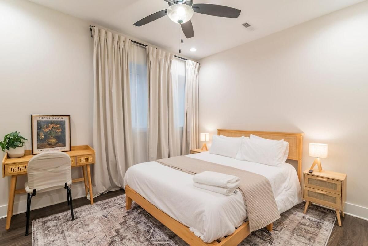 Spacious 4br Near Unc & Major Venues Apartment Charlotte