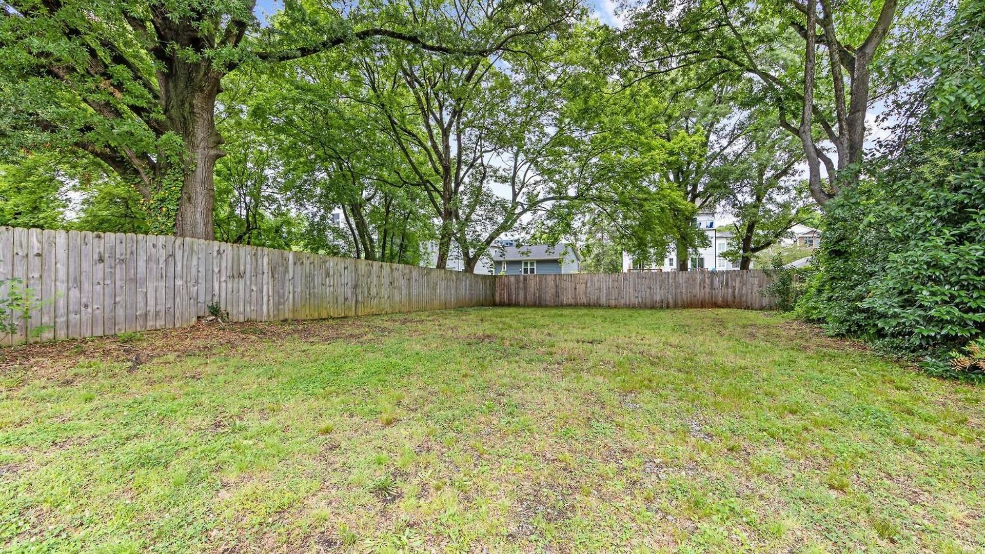 Optimist Abode 1: <7min To Noda-midwood-uptown Apartment