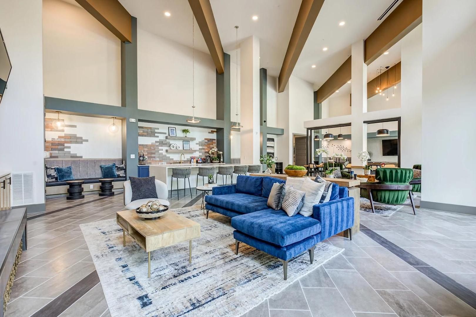 Landing Stunning 1bd Gym Pool * Charlotte