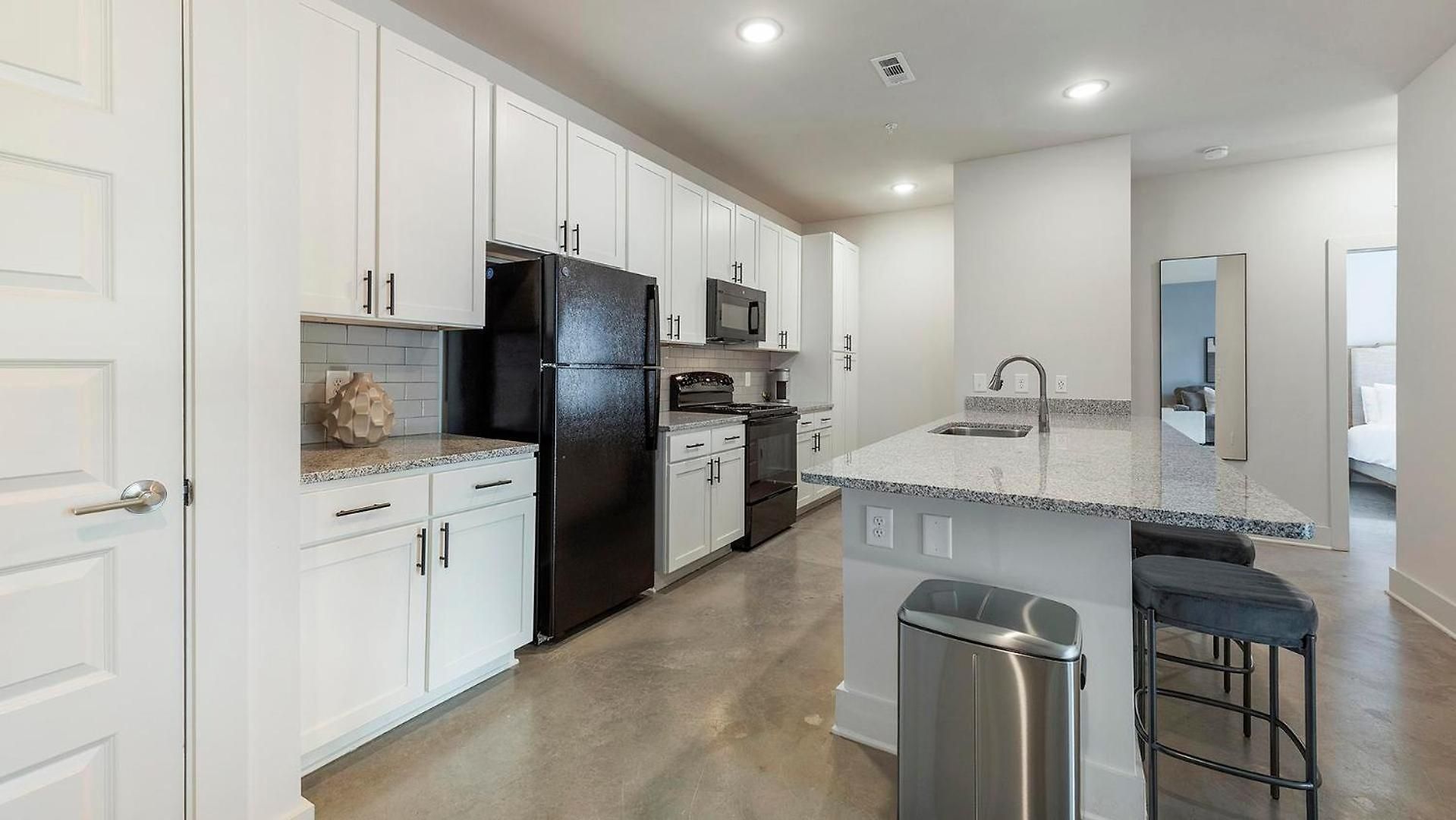 Landing - The Henry Apartment *