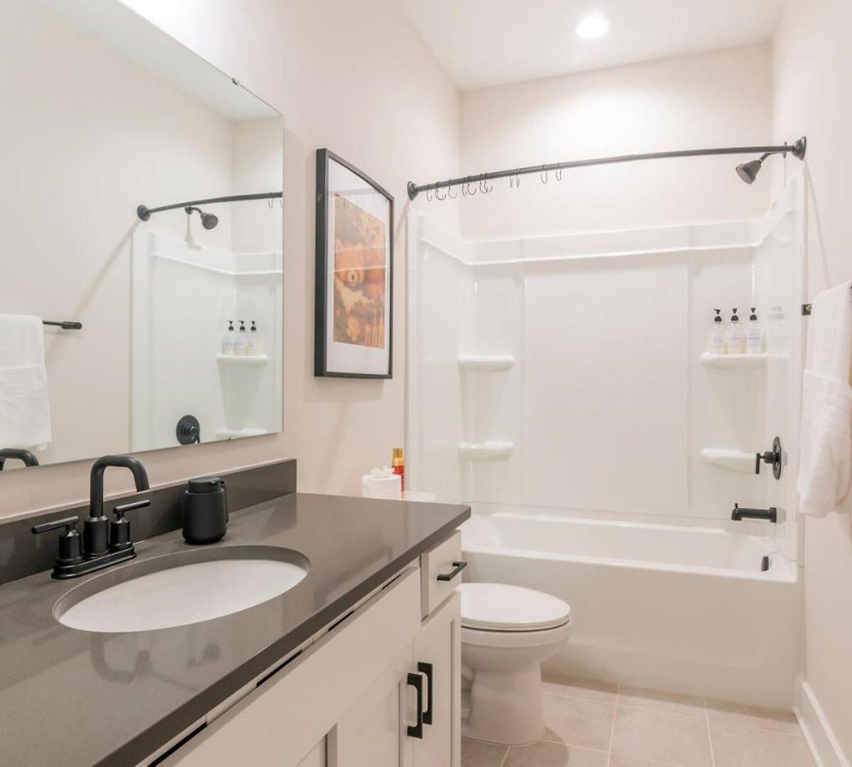 Apartment Spacious 4br Near Unc & Major Venues