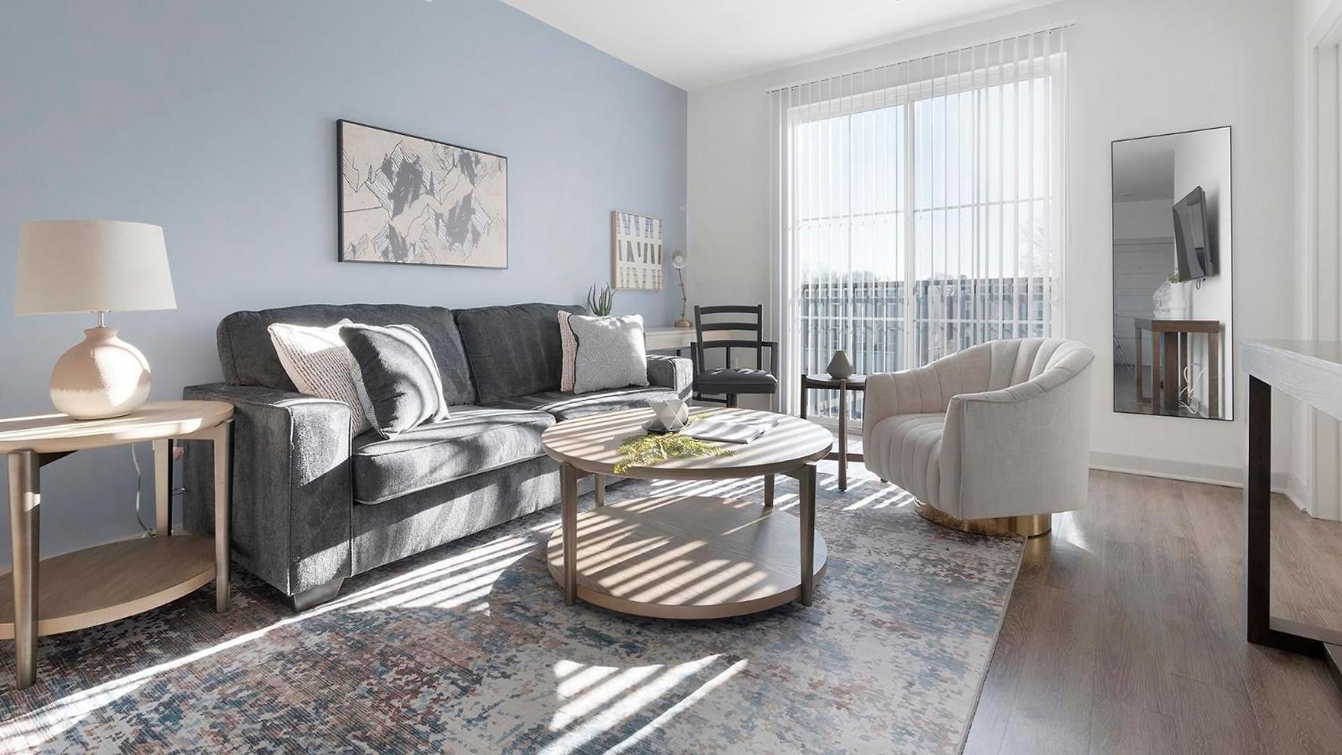 Landing Stunning 1Bd Pool Gym Apartment