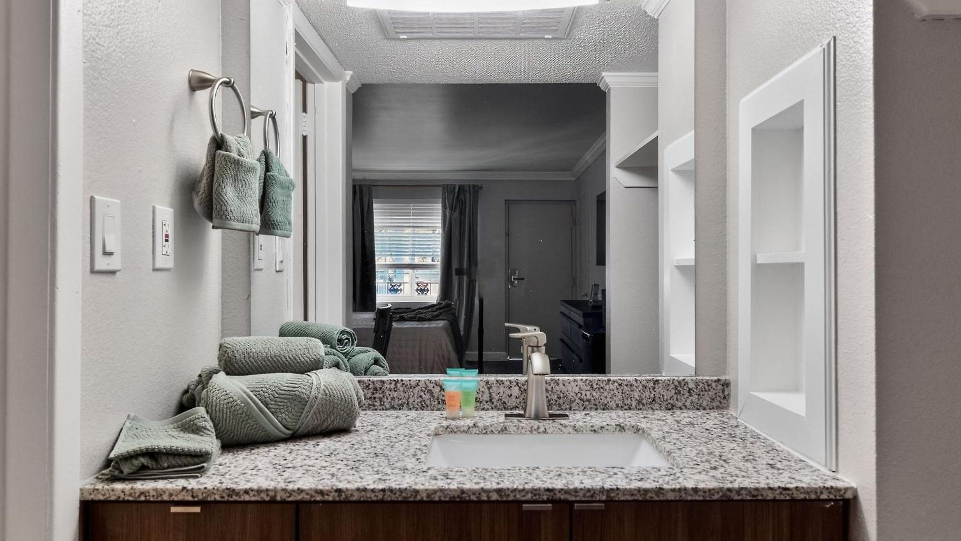 Lux Mins To Atrium Health & Airport Apartment Charlotte