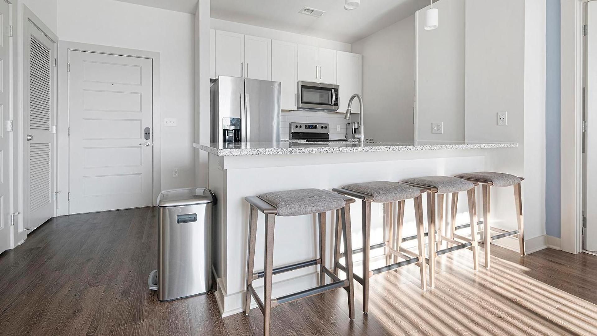 Landing Stunning 1Bd Pool Gym Charlotte