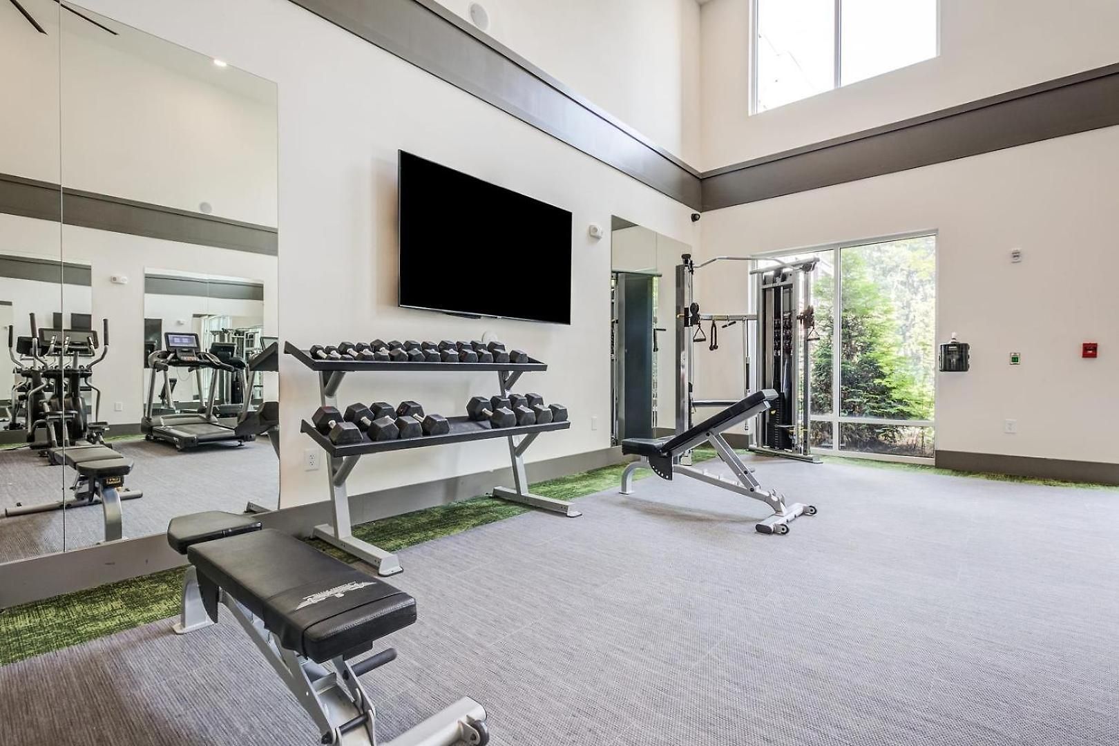 Landing Stunning 1bd Gym Pool * Charlotte