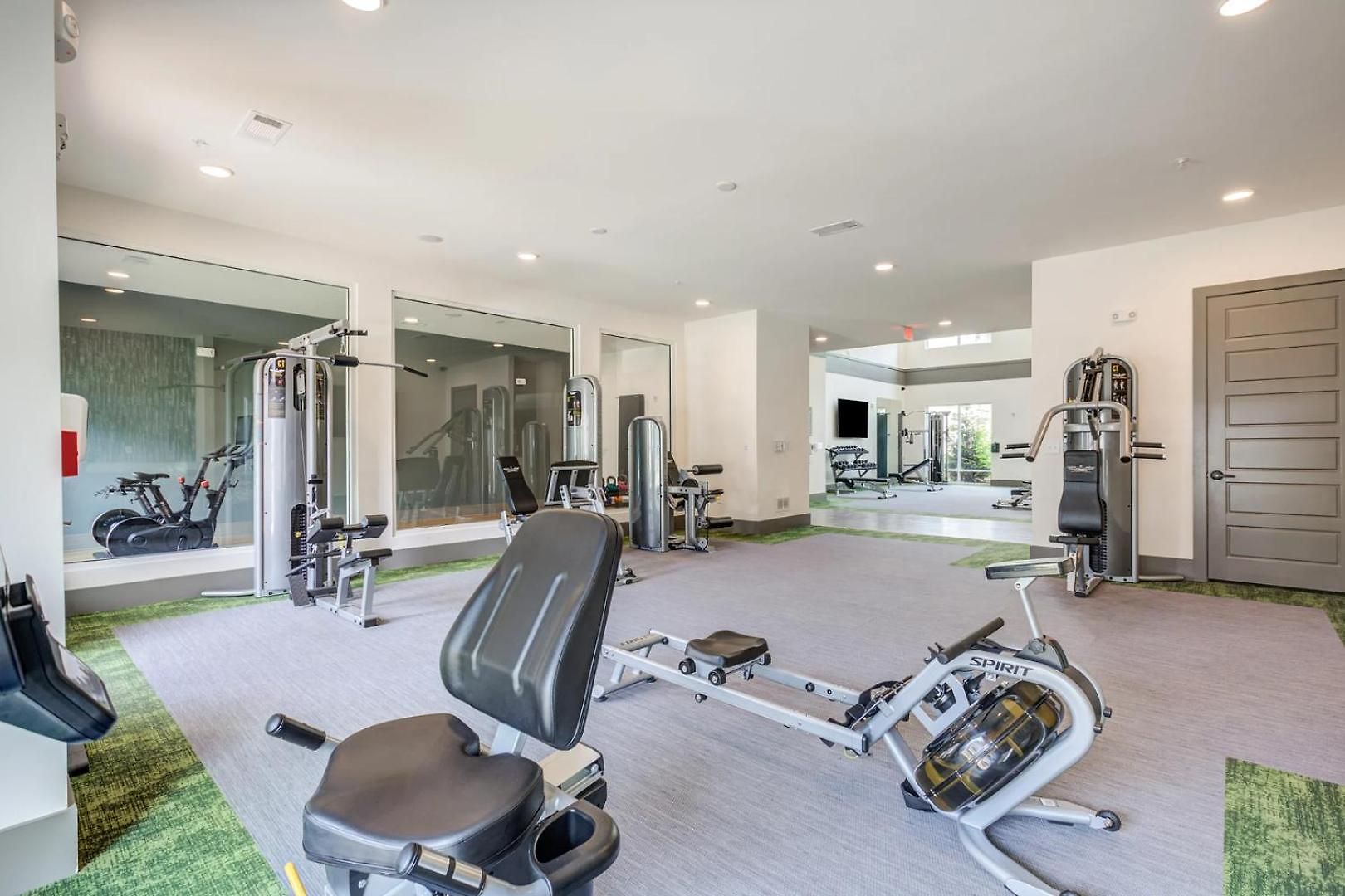Landing Stunning 1bd Gym Pool *
