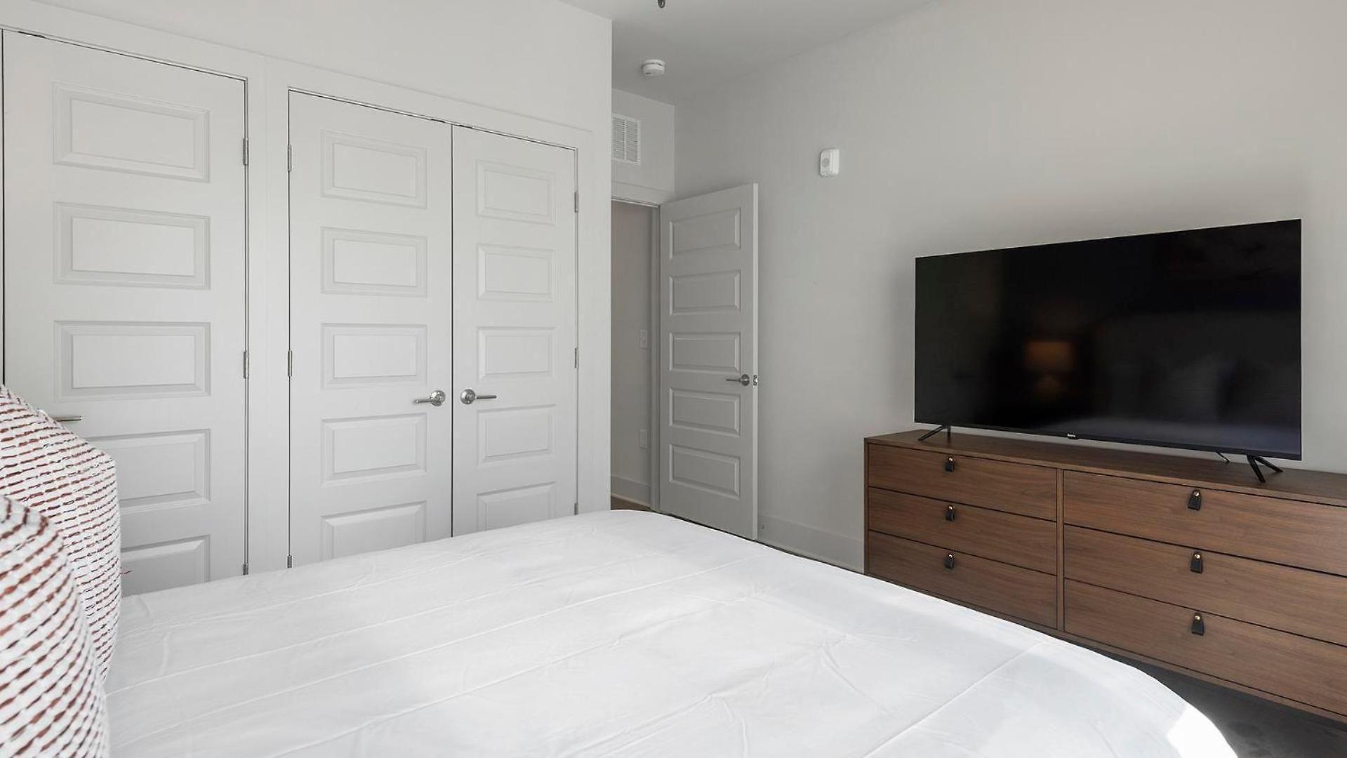 Apartment Landing - The Henry