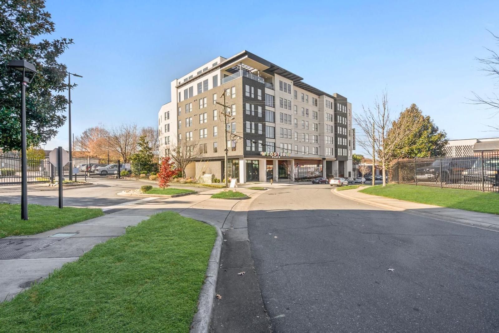 Luxury 2br South End Uptown Charlotte, Walkable, Gym, Washer & Dryer Apartment