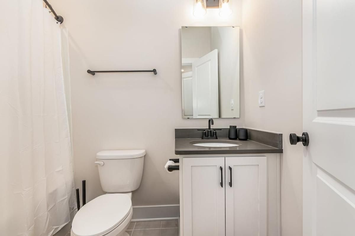 Apartment Spacious 4br Near Unc & Major Venues Charlotte