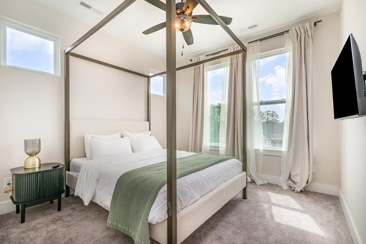 Spacious 4br Near Unc & Major Venues *