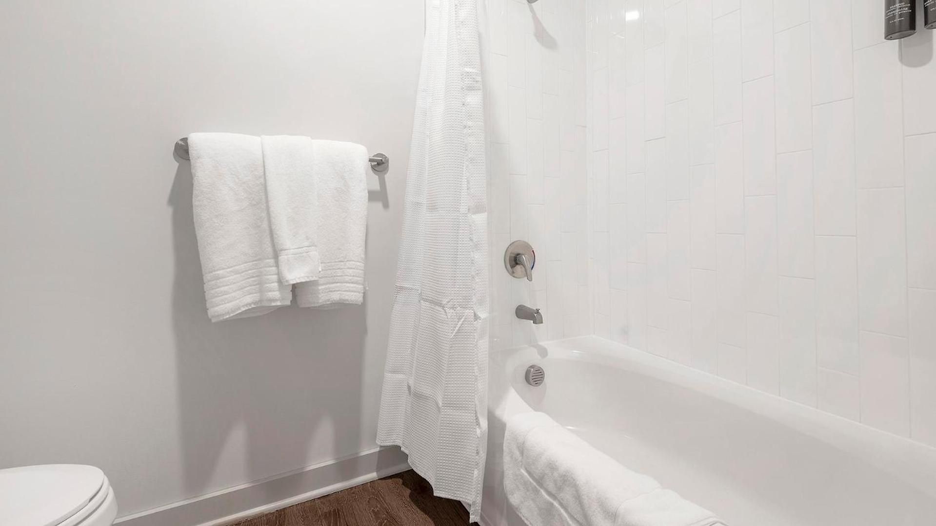 Landing Stunning 1Bd Pool Gym