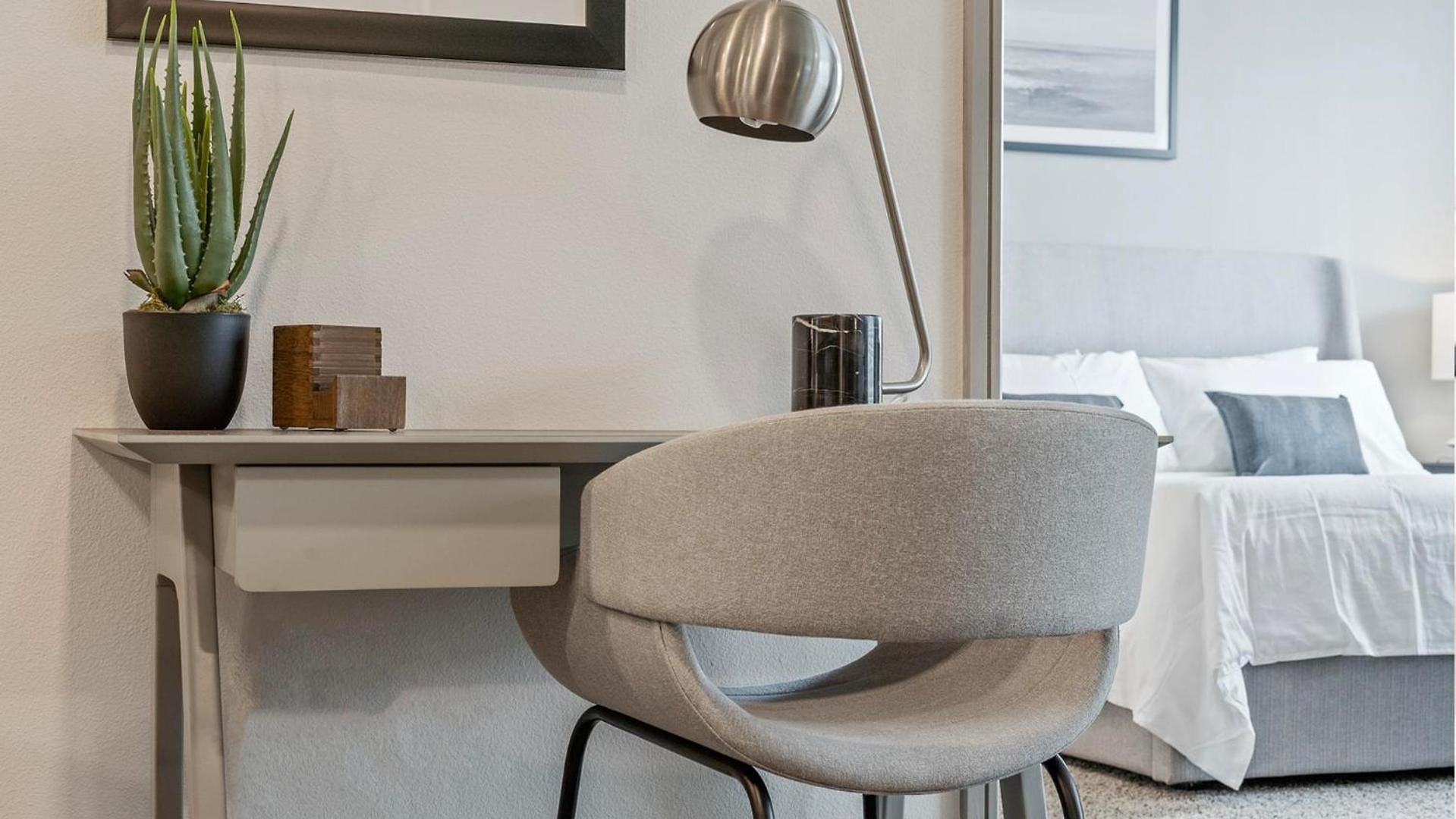 Apartment Landing - Zora Charlotte