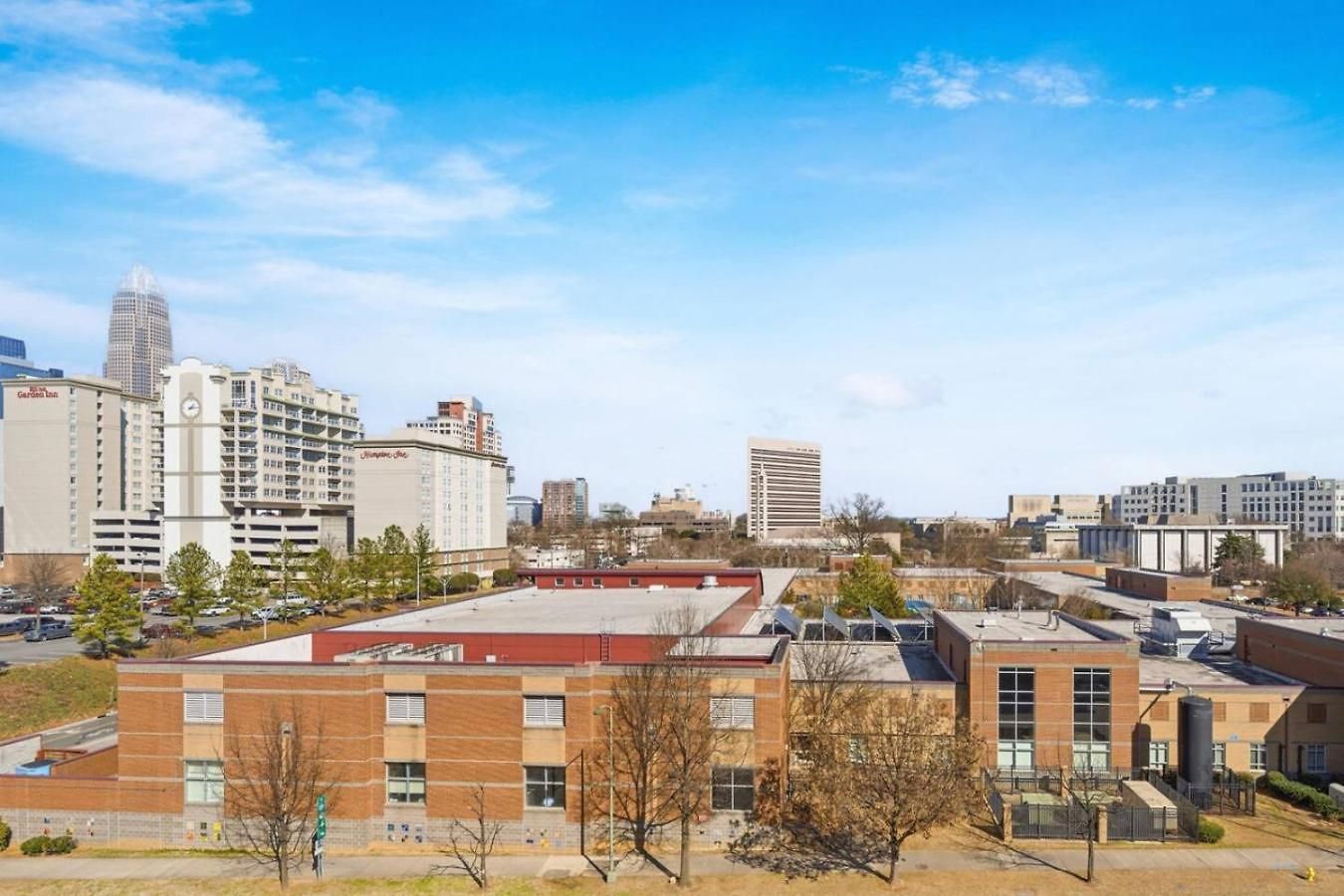 Carolina Horizon - Pool, Views, Free Parking * Charlotte