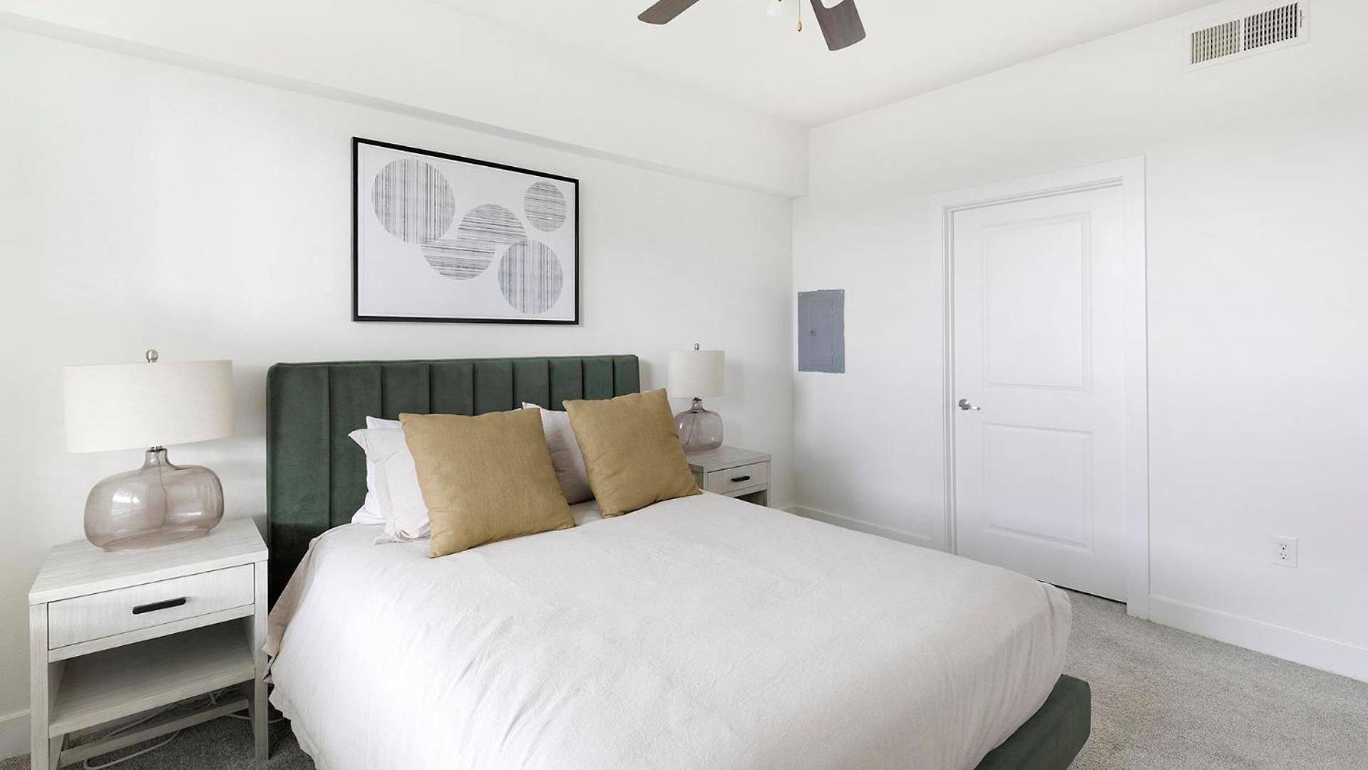 Apartment Landing - North