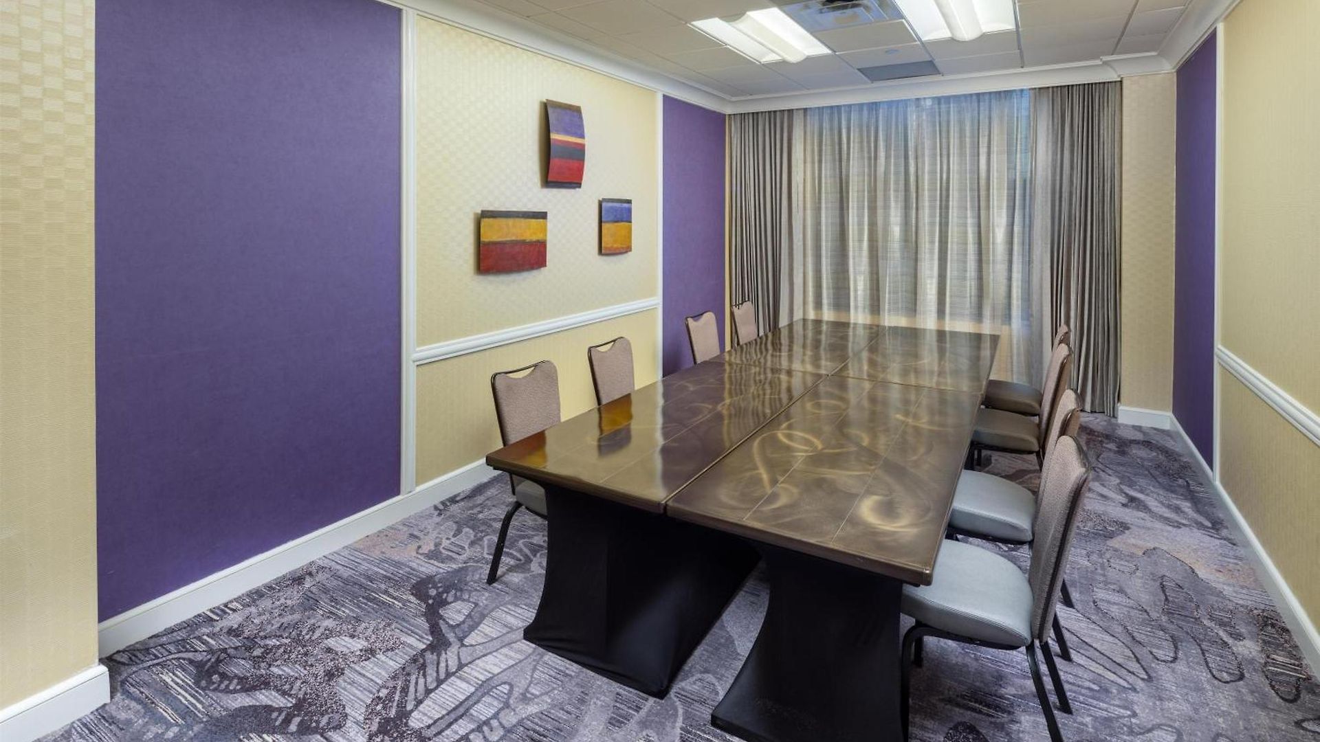 Hilton Uptown 4*