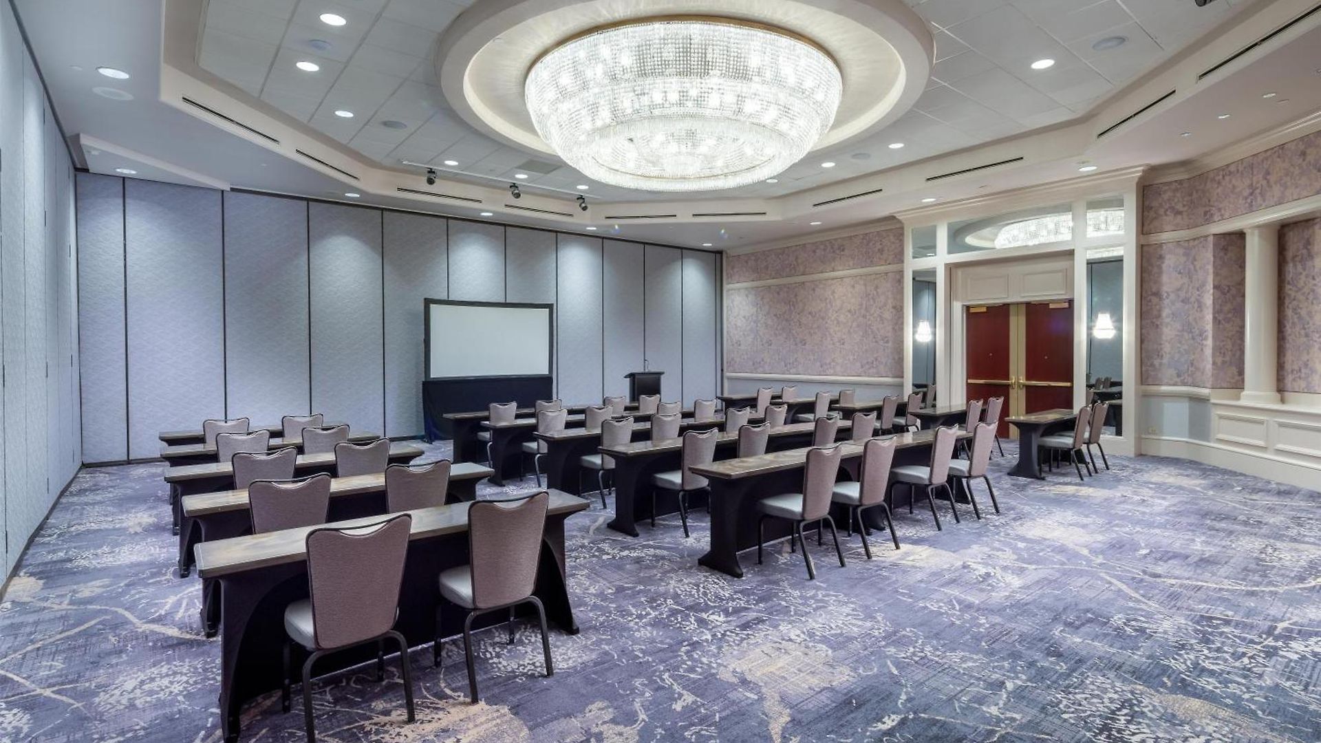 Hilton Uptown Hotel 4*