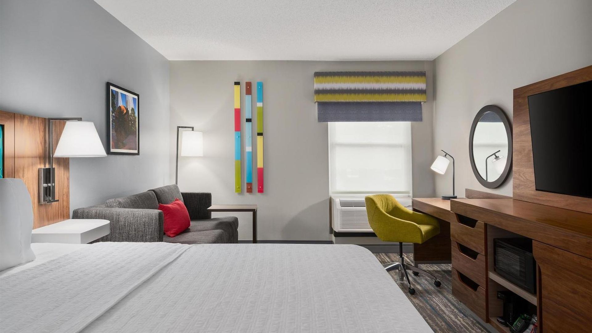 Hampton & Arrowood Rd Hotel 3*